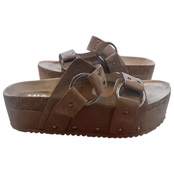 MIA Women's Brown Britt Platform Slide Sandal with Stud Detail, sz 8.5 - Picture 1 of 10
